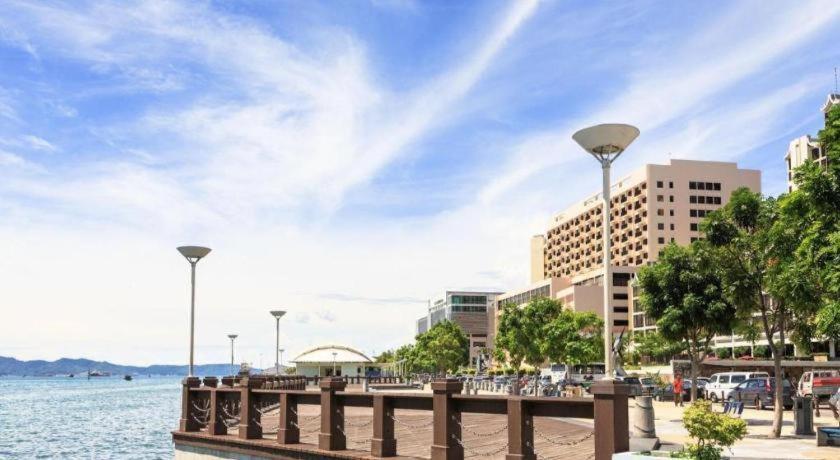 Hotel Oyo 89398 Doorbellz Kota Kinabalu Exteriér fotografie